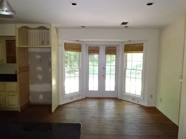 515 N Harbor Drive, Atlanta, Georgia 30328, 5 Bedrooms Bedrooms, ,2 BathroomsBathrooms,Residential,Sold,515 N Harbor Drive,5584747