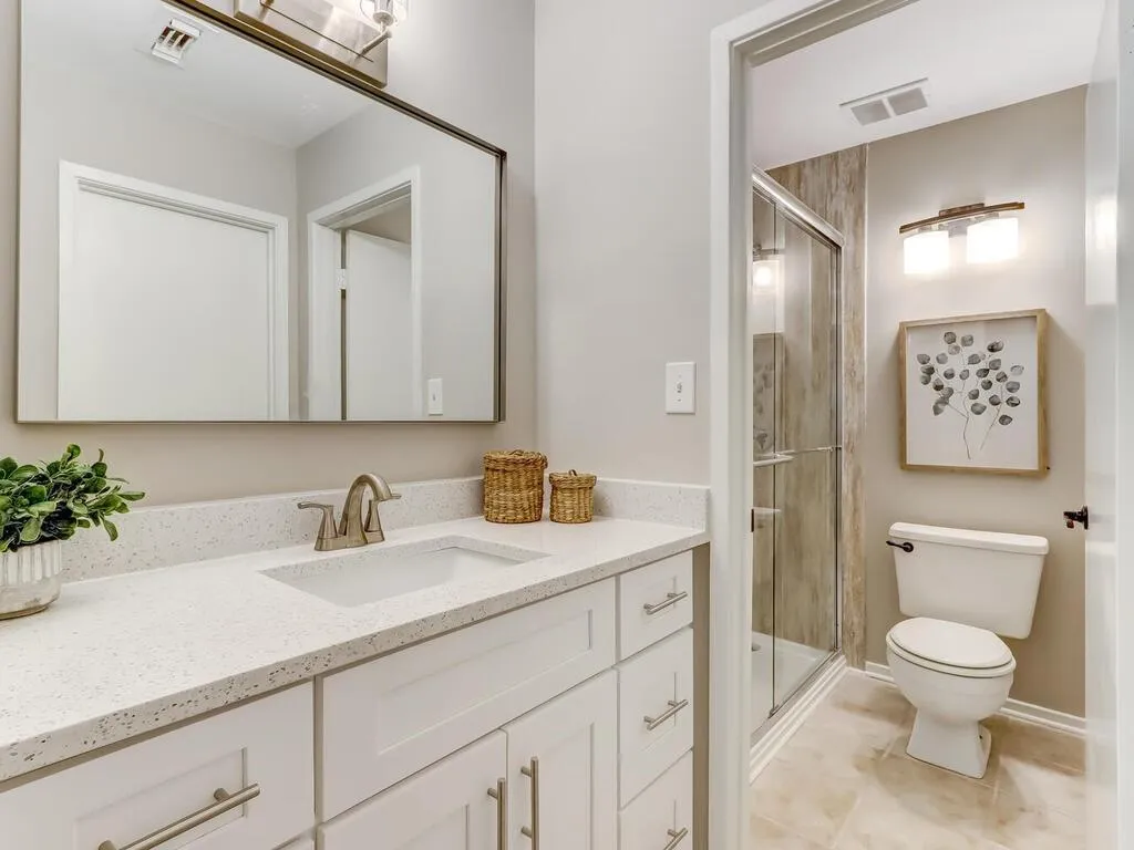 6804 Glenridge Drive Unit J, Sandy Springs, Georgia 30328, 2 Bedrooms Bedrooms, ,2 BathroomsBathrooms,Residential,Sold,6804 Glenridge Drive Unit J,7132129