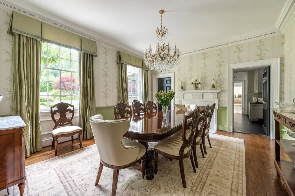 590 Old Cobblestone Drive, Sandy Springs, Georgia 30350, 5 Bedrooms Bedrooms, ,6 BathroomsBathrooms,Residential,Sold,590 Old Cobblestone Drive,6792697