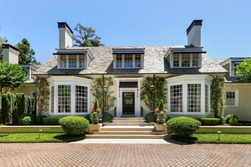 590 Old Cobblestone Drive, Sandy Springs, Georgia 30350, 5 Bedrooms Bedrooms, ,6 BathroomsBathrooms,Residential,Sold,590 Old Cobblestone Drive,6792697