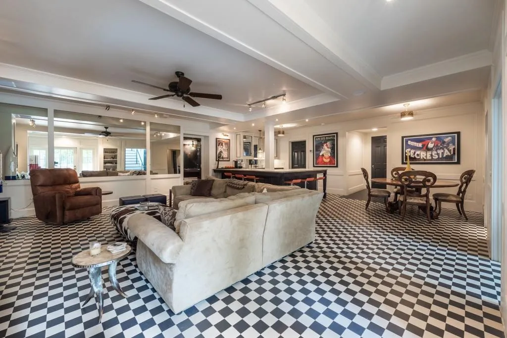 590 Old Cobblestone Drive, Sandy Springs, Georgia 30350, 5 Bedrooms Bedrooms, ,6 BathroomsBathrooms,Residential,Sold,590 Old Cobblestone Drive,6792697