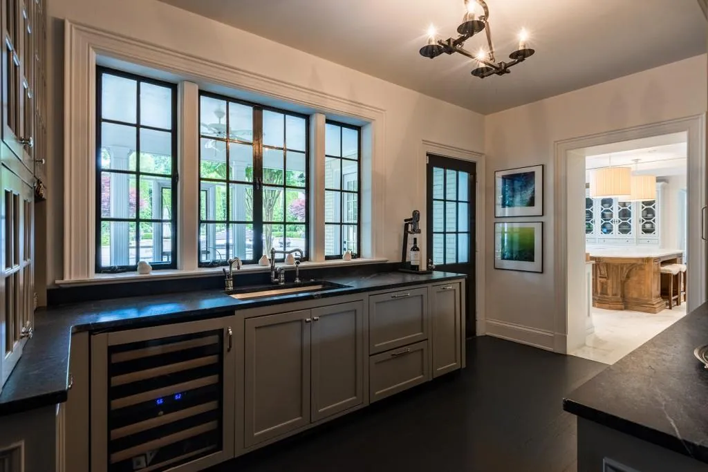 590 Old Cobblestone Drive, Sandy Springs, Georgia 30350, 5 Bedrooms Bedrooms, ,6 BathroomsBathrooms,Residential,Sold,590 Old Cobblestone Drive,6792697