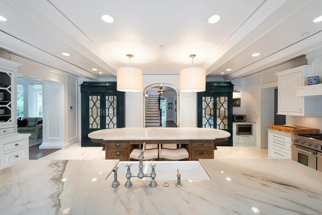 590 Old Cobblestone Drive, Sandy Springs, Georgia 30350, 5 Bedrooms Bedrooms, ,6 BathroomsBathrooms,Residential,Sold,590 Old Cobblestone Drive,6792697