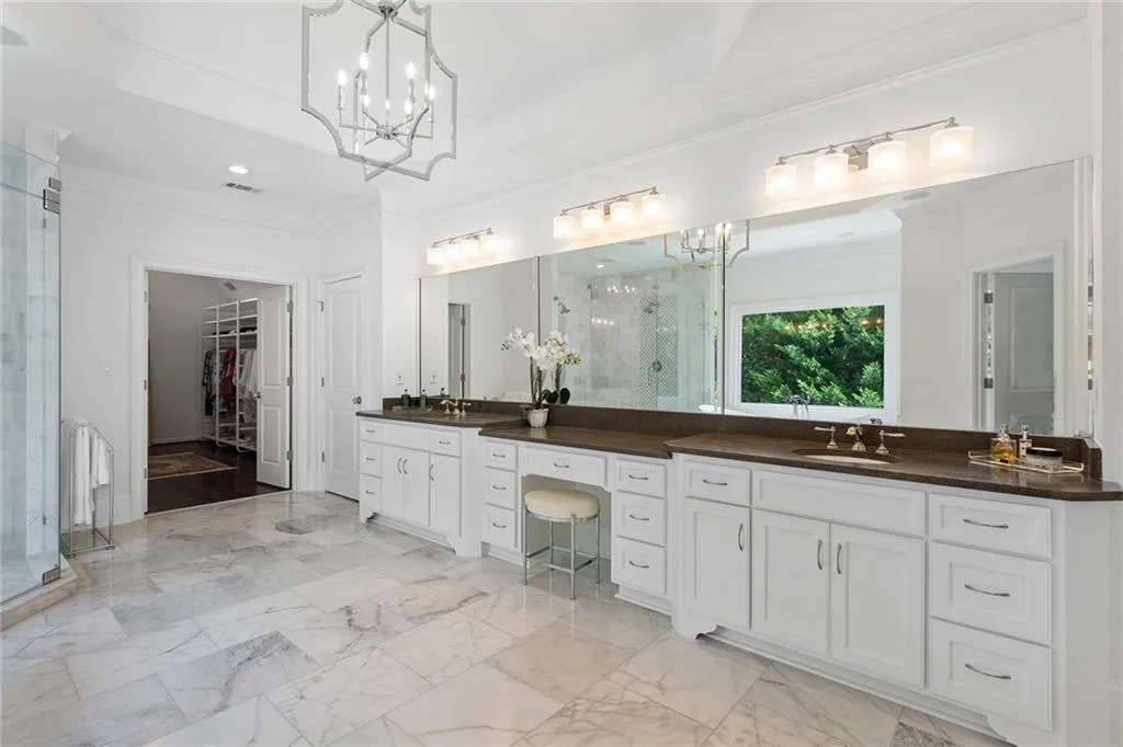 153 Mystic Place, Atlanta, Georgia 30342, 6 Bedrooms Bedrooms, ,6 BathroomsBathrooms,Residential,Sold,153 Mystic Place,6927663