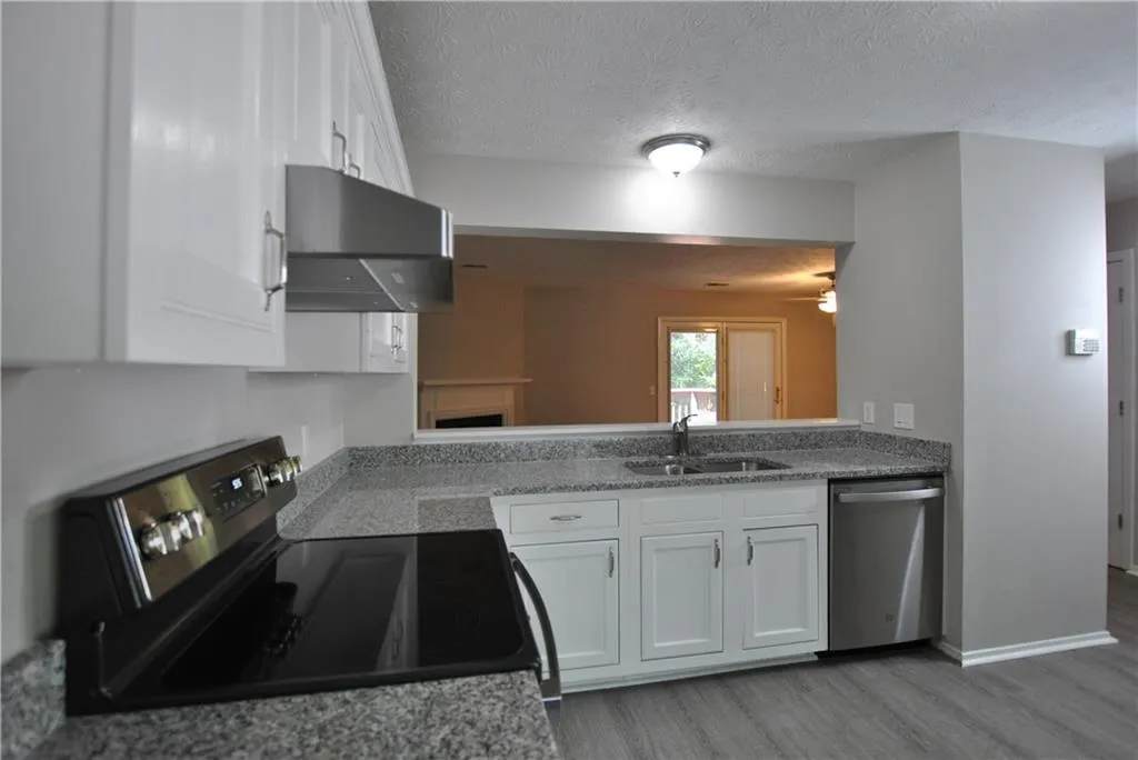1502 Queen Anne Court, Sandy Springs, Georgia 30350, 2 Bedrooms Bedrooms, ,2 BathroomsBathrooms,Residential,Sold,1502 Queen Anne Court,6963330