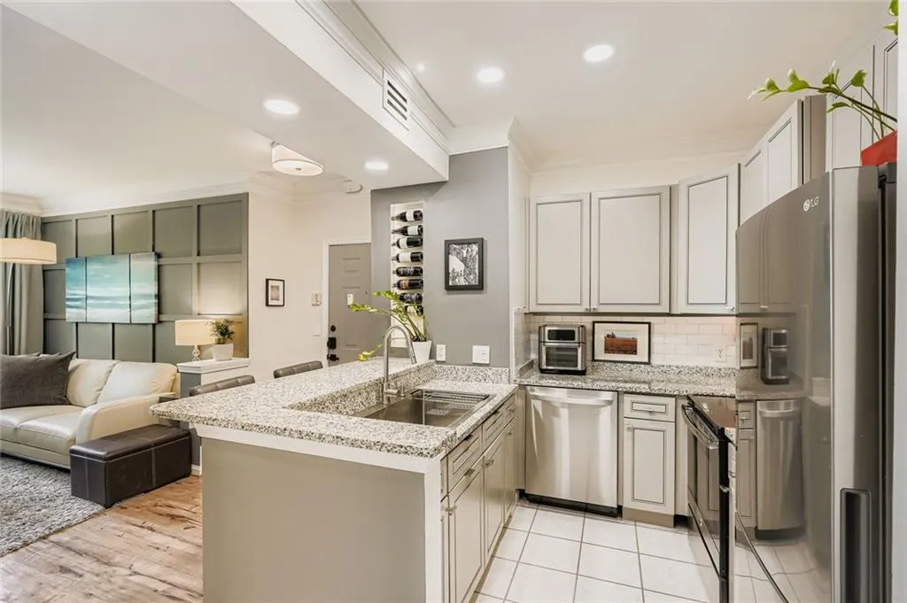 955 Juniper Street Ne Unit #1317, Atlanta, Georgia 30309, 1 Bedroom Bedrooms, 0 ,1 BathroomBathrooms,Residential,For Sale,955 Juniper Street Ne Unit #1317,7762166