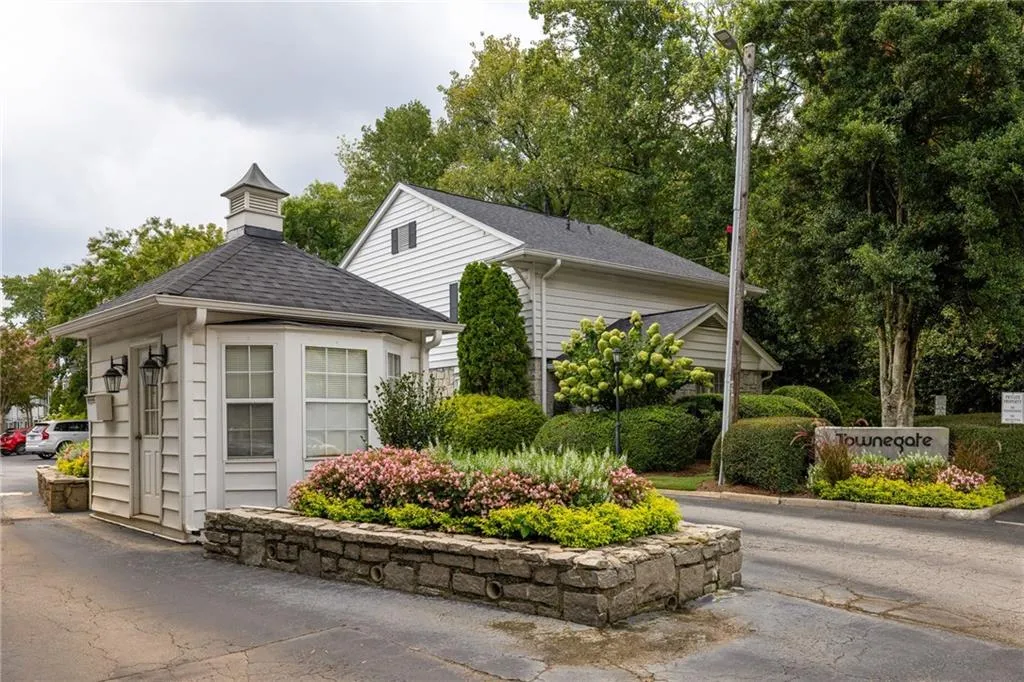 136 Peachtree Memorial Drive Nw Unit Ga1, Atlanta, Georgia 30309, 2 Bedrooms Bedrooms, ,1 BathroomBathrooms,Residential,For Sale,136 Peachtree Memorial Drive Nw Unit Ga1,7636060