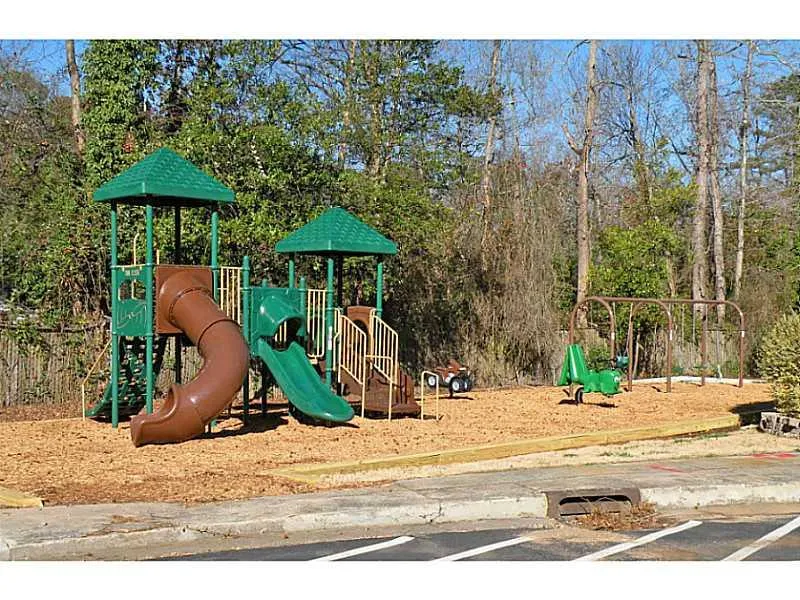 6700 Roswell Road Unit 12a, Sandy Springs, Georgia 30328, 3 Bedrooms Bedrooms, ,2 BathroomsBathrooms,Residential,Sold,6700 Roswell Road Unit 12a,5106667