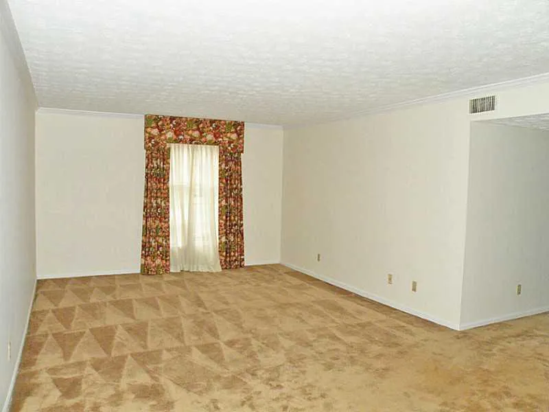 6700 Roswell Road Unit 12a, Sandy Springs, Georgia 30328, 3 Bedrooms Bedrooms, ,2 BathroomsBathrooms,Residential,Sold,6700 Roswell Road Unit 12a,5106667