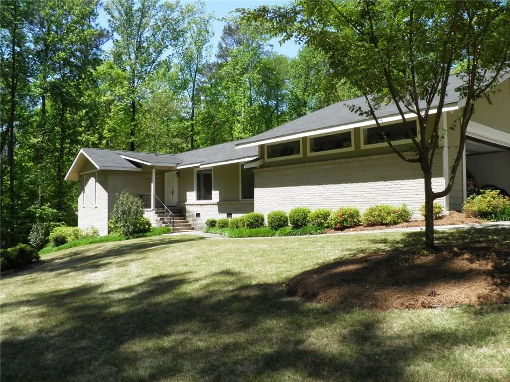 415 River Valley Road Nw, Atlanta, Georgia 30328, 4 Bedrooms Bedrooms, ,3 BathroomsBathrooms,Residential,Sold,415 River Valley Road Nw,5867617