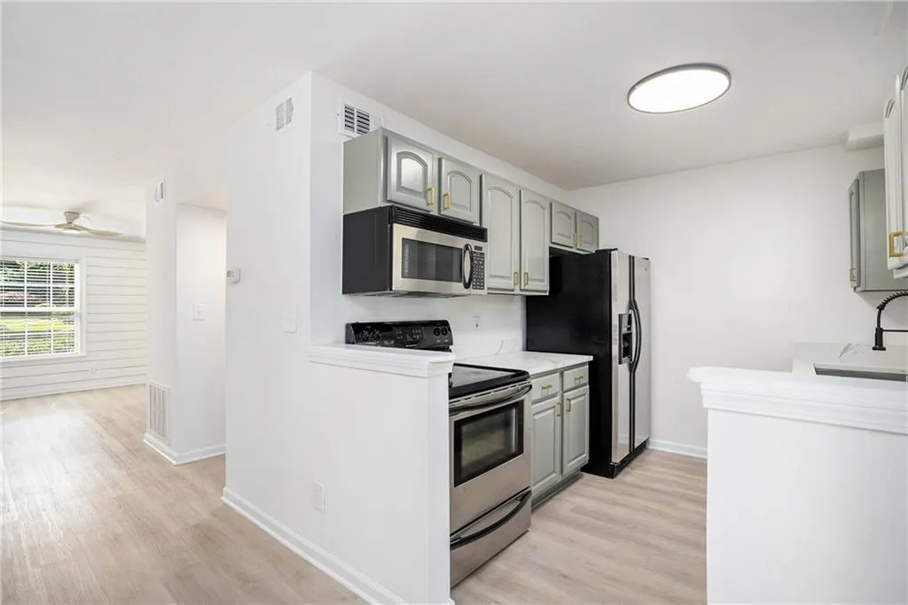 1204 Brighton Point, Atlanta, Georgia 30328, 2 Bedrooms Bedrooms, ,2 BathroomsBathrooms,Residential,Sold,1204 Brighton Point,7458831