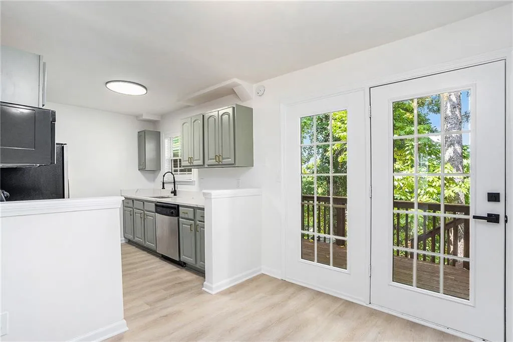 1204 Brighton Point, Atlanta, Georgia 30328, 2 Bedrooms Bedrooms, ,2 BathroomsBathrooms,Residential,Sold,1204 Brighton Point,7458831