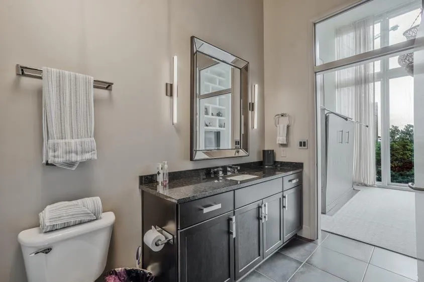 1080 Peachtree Street Ne Unit 703, Atlanta, Georgia 30309, 2 Bedrooms Bedrooms, 0 ,2 BathroomsBathrooms,Residential,For Sale,1080 Peachtree Street Ne Unit 703,7710488
