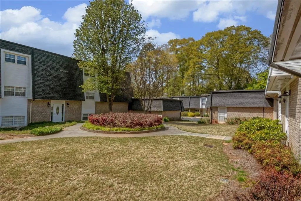 5145 Chemin De Vie Unit 5145, Atlanta, Georgia 30342, 2 Bedrooms Bedrooms, ,2 BathroomsBathrooms,Residential,Sold,5145 Chemin De Vie Unit 5145,6009828