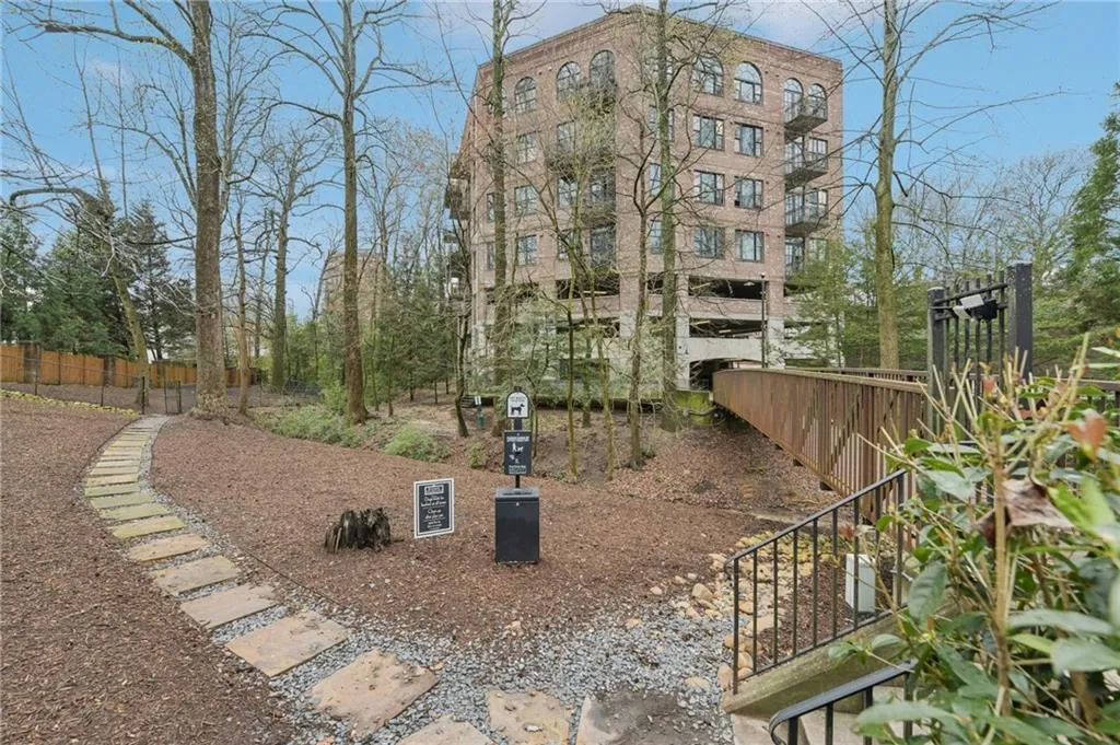 3235 Roswell Road Ne Unit 506, Atlanta, Georgia 30305, 3 Bedrooms Bedrooms, 0 ,3 BathroomsBathrooms,Residential,For Sale,3235 Roswell Road Ne Unit 506,7731025