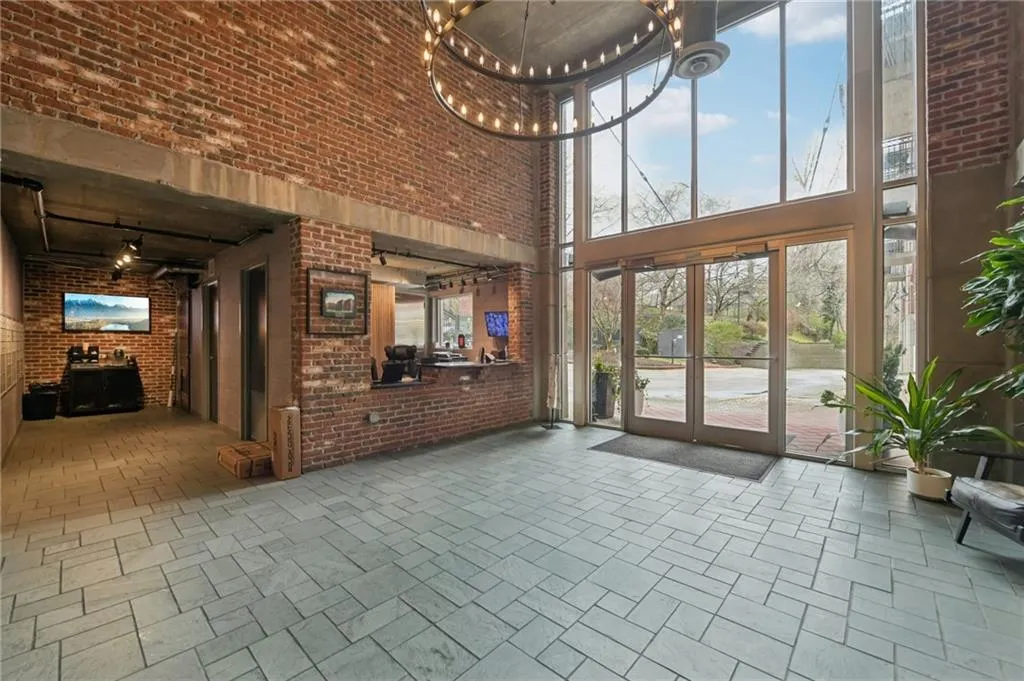 3235 Roswell Road Ne Unit 506, Atlanta, Georgia 30305, 3 Bedrooms Bedrooms, 0 ,3 BathroomsBathrooms,Residential,For Sale,3235 Roswell Road Ne Unit 506,7731025