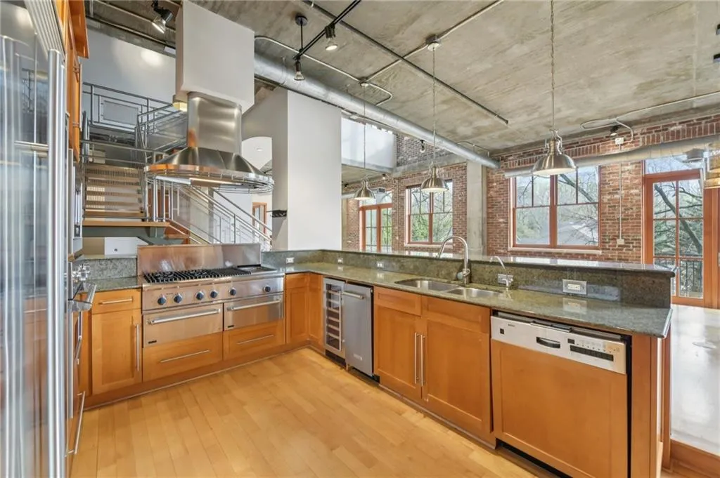 3235 Roswell Road Ne Unit 506, Atlanta, Georgia 30305, 3 Bedrooms Bedrooms, 0 ,3 BathroomsBathrooms,Residential,For Sale,3235 Roswell Road Ne Unit 506,7731025