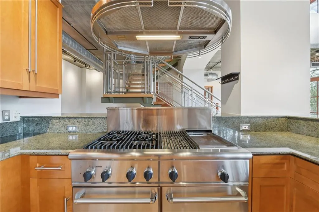 3235 Roswell Road Ne Unit 506, Atlanta, Georgia 30305, 3 Bedrooms Bedrooms, 0 ,3 BathroomsBathrooms,Residential,For Sale,3235 Roswell Road Ne Unit 506,7731025