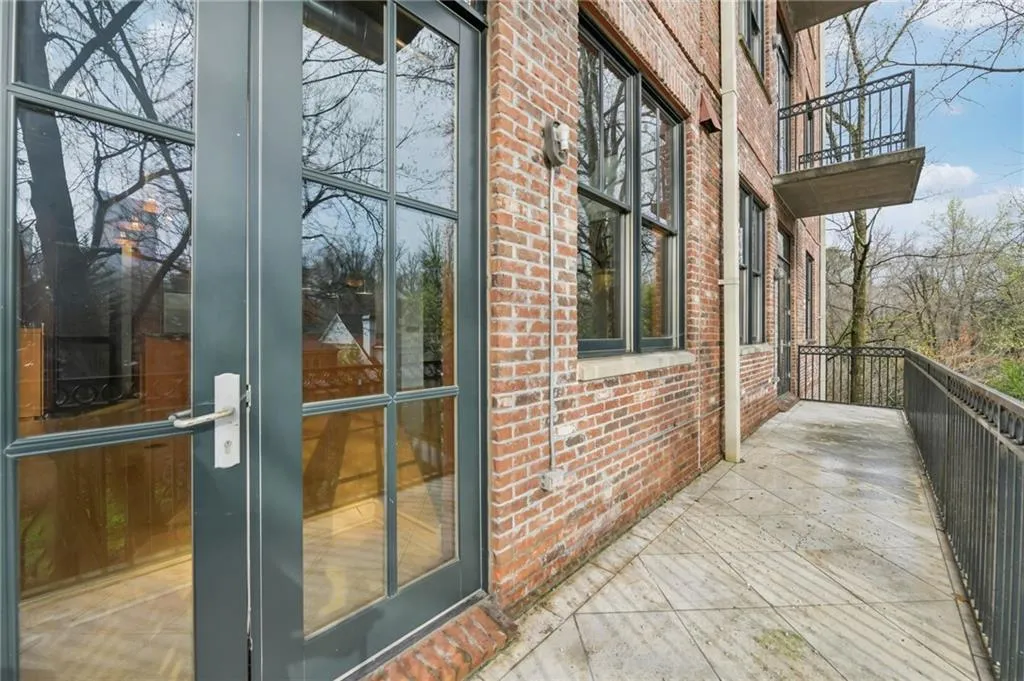 3235 Roswell Road Ne Unit 506, Atlanta, Georgia 30305, 3 Bedrooms Bedrooms, 0 ,3 BathroomsBathrooms,Residential,For Sale,3235 Roswell Road Ne Unit 506,7731025