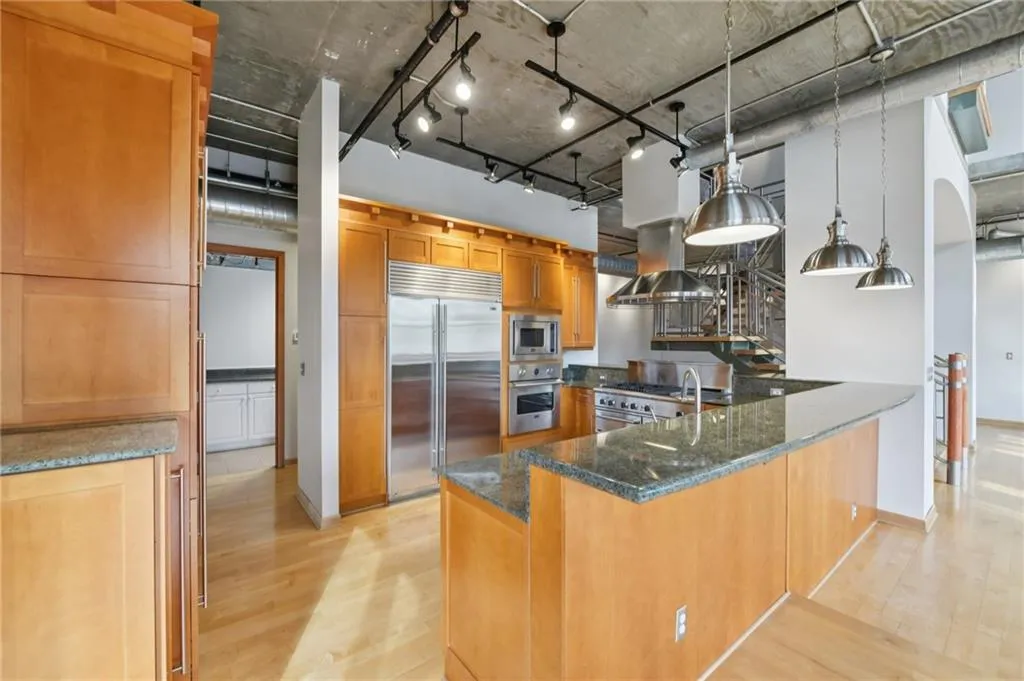 3235 Roswell Road Ne Unit 506, Atlanta, Georgia 30305, 3 Bedrooms Bedrooms, 0 ,3 BathroomsBathrooms,Residential,For Sale,3235 Roswell Road Ne Unit 506,7731025