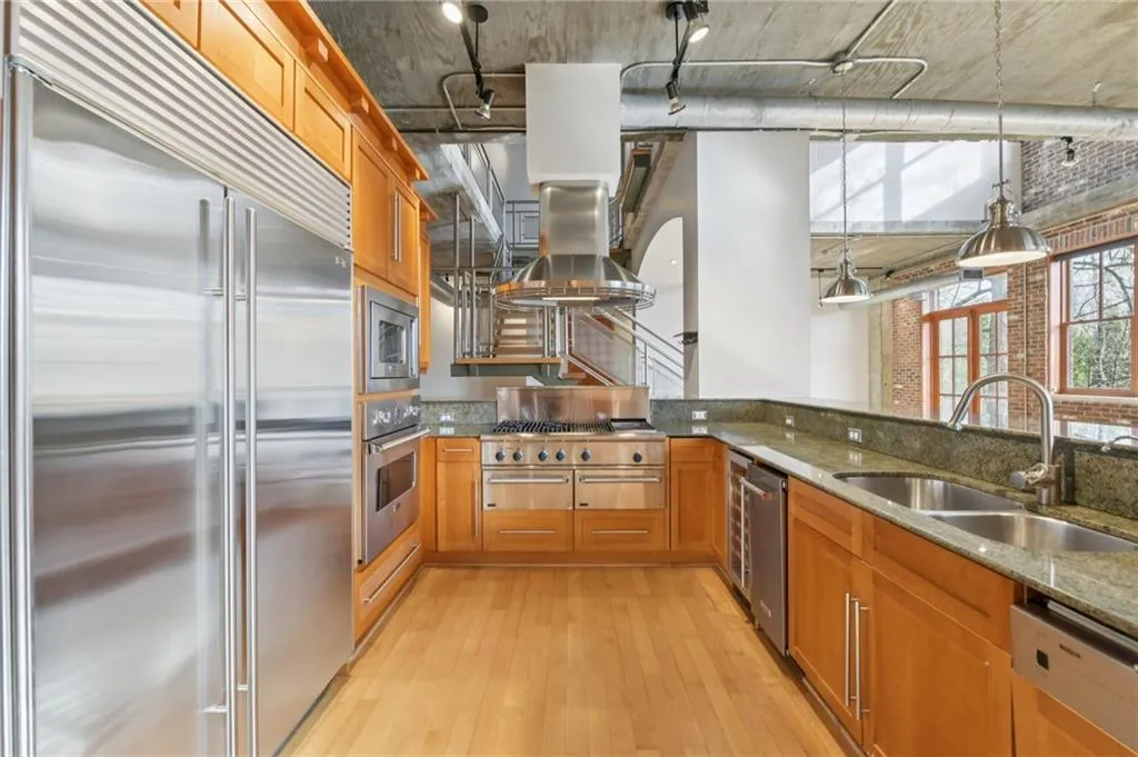 3235 Roswell Road Ne Unit 506, Atlanta, Georgia 30305, 3 Bedrooms Bedrooms, 0 ,3 BathroomsBathrooms,Residential,For Sale,3235 Roswell Road Ne Unit 506,7731025