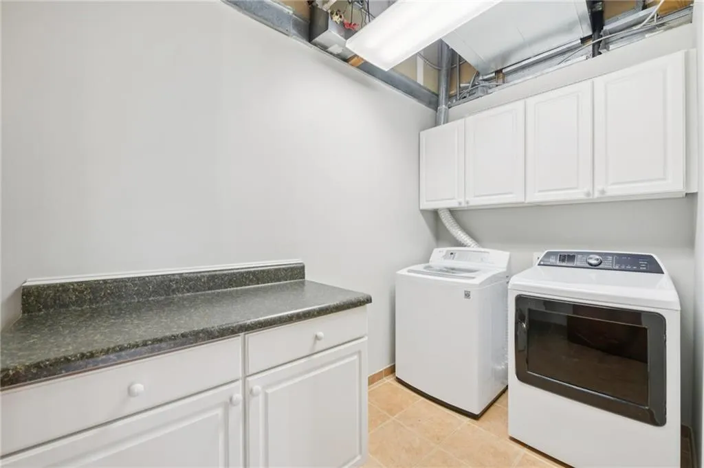 3235 Roswell Road Ne Unit 506, Atlanta, Georgia 30305, 3 Bedrooms Bedrooms, 0 ,3 BathroomsBathrooms,Residential,For Sale,3235 Roswell Road Ne Unit 506,7731025