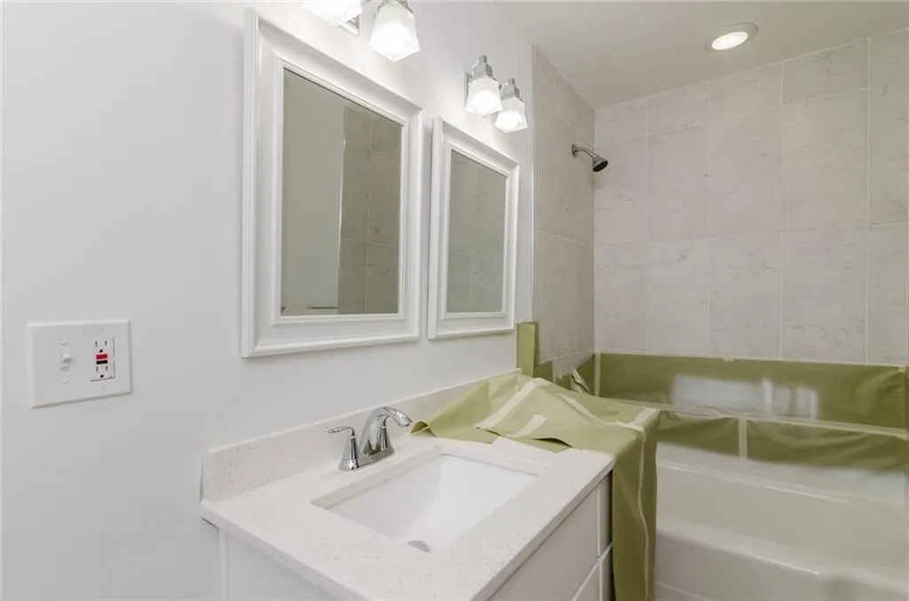 5280 High Point Road, Sandy Springs, Georgia 30342, 4 Bedrooms Bedrooms, ,4 BathroomsBathrooms,Residential,Sold,5280 High Point Road,5852658