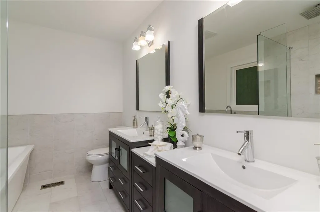 5280 High Point Road, Sandy Springs, Georgia 30342, 4 Bedrooms Bedrooms, ,4 BathroomsBathrooms,Residential,Sold,5280 High Point Road,5852658