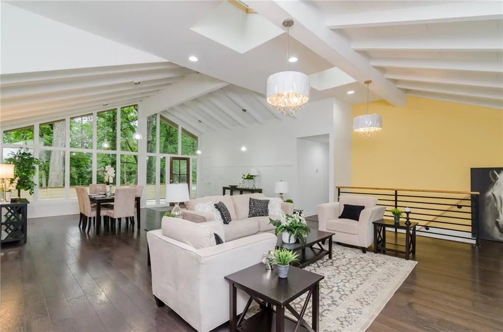 5280 High Point Road, Sandy Springs, Georgia 30342, 4 Bedrooms Bedrooms, ,4 BathroomsBathrooms,Residential,Sold,5280 High Point Road,5852658