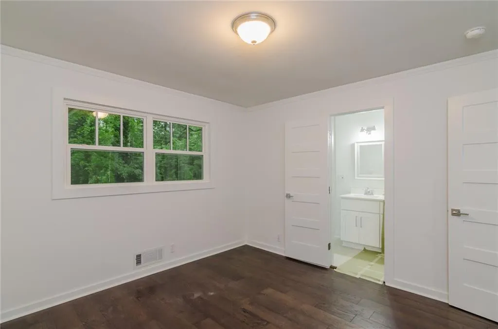 5280 High Point Road, Sandy Springs, Georgia 30342, 4 Bedrooms Bedrooms, ,4 BathroomsBathrooms,Residential,Sold,5280 High Point Road,5852658