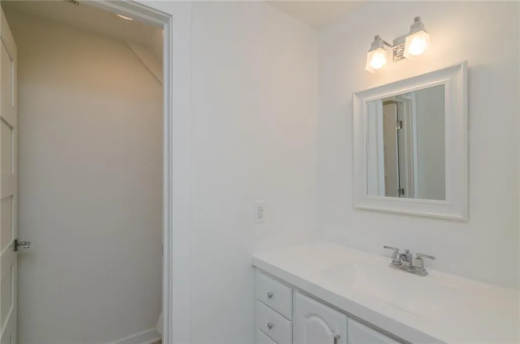 5280 High Point Road, Sandy Springs, Georgia 30342, 4 Bedrooms Bedrooms, ,4 BathroomsBathrooms,Residential,Sold,5280 High Point Road,5852658