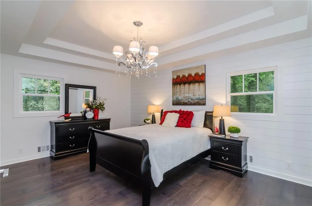 5280 High Point Road, Sandy Springs, Georgia 30342, 4 Bedrooms Bedrooms, ,4 BathroomsBathrooms,Residential,Sold,5280 High Point Road,5852658