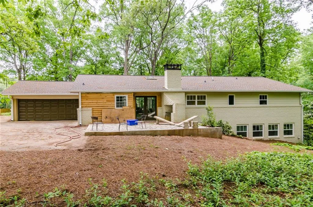 5280 High Point Road, Sandy Springs, Georgia 30342, 4 Bedrooms Bedrooms, ,4 BathroomsBathrooms,Residential,Sold,5280 High Point Road,5852658