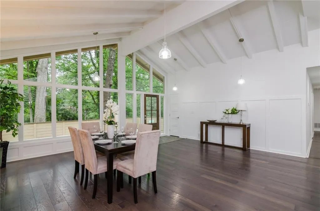 5280 High Point Road, Sandy Springs, Georgia 30342, 4 Bedrooms Bedrooms, ,4 BathroomsBathrooms,Residential,Sold,5280 High Point Road,5852658