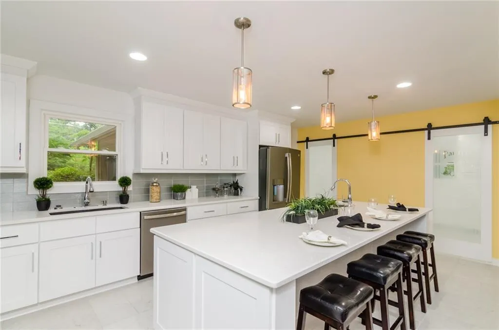 5280 High Point Road, Sandy Springs, Georgia 30342, 4 Bedrooms Bedrooms, ,4 BathroomsBathrooms,Residential,Sold,5280 High Point Road,5852658