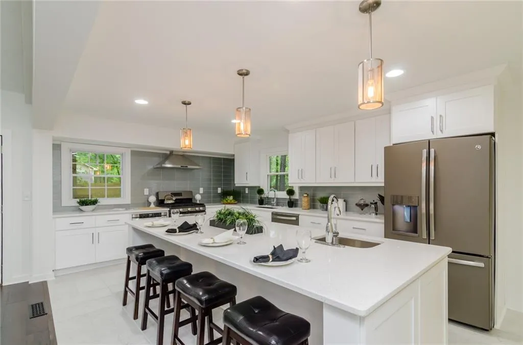 5280 High Point Road, Sandy Springs, Georgia 30342, 4 Bedrooms Bedrooms, ,4 BathroomsBathrooms,Residential,Sold,5280 High Point Road,5852658