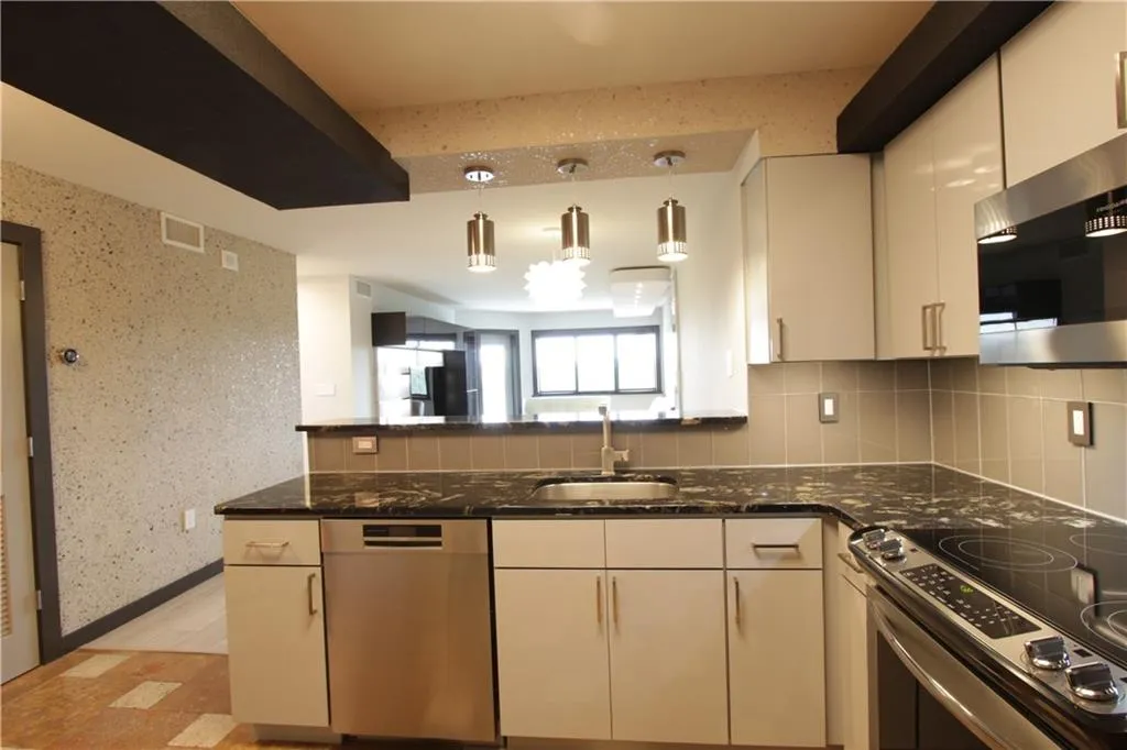795 Hammond Drive Unit 806, Atlanta, Georgia 30328, 2 Bedrooms Bedrooms, ,1 BathroomBathrooms,Residential,Sold,795 Hammond Drive Unit 806,6749982