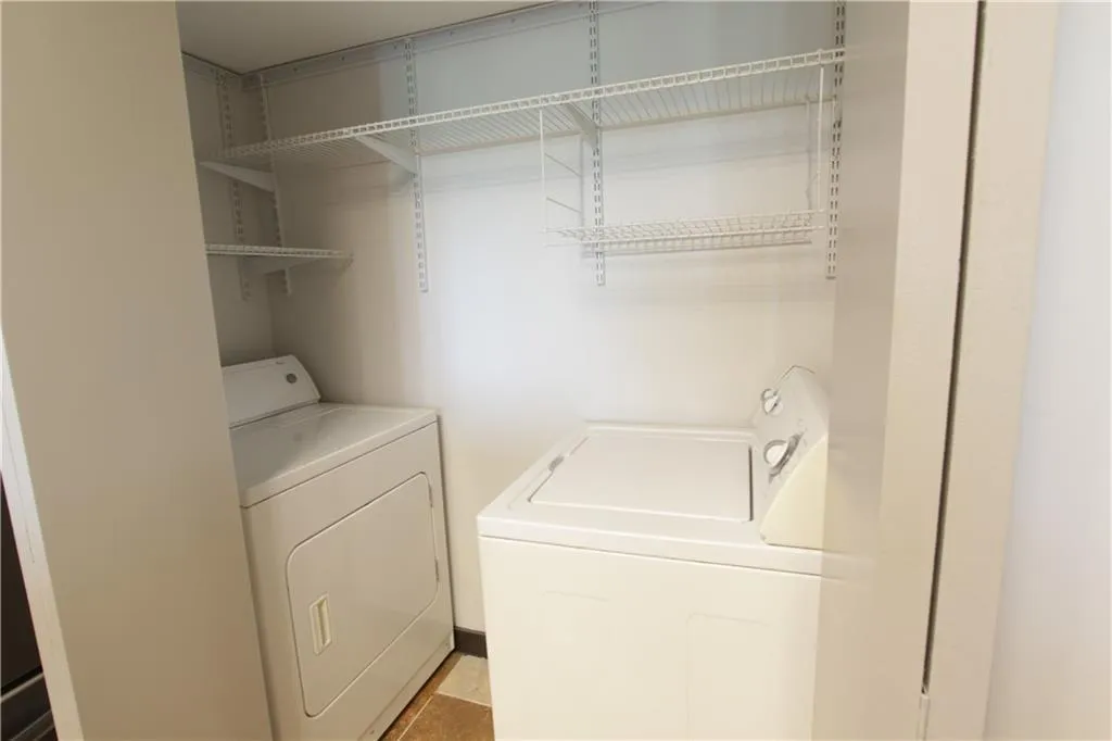 795 Hammond Drive Unit 806, Atlanta, Georgia 30328, 2 Bedrooms Bedrooms, ,1 BathroomBathrooms,Residential,Sold,795 Hammond Drive Unit 806,6749982