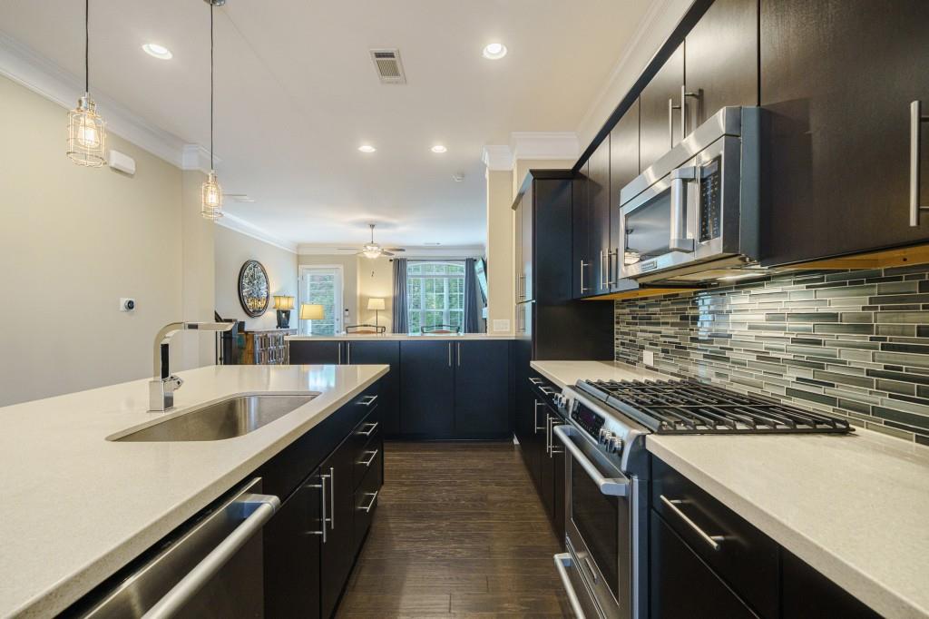 405 Alderwood Street, Sandy Springs, Georgia 30328, 3 Bedrooms Bedrooms, ,3 BathroomsBathrooms,Residential,Sold,405 Alderwood Street,7275747