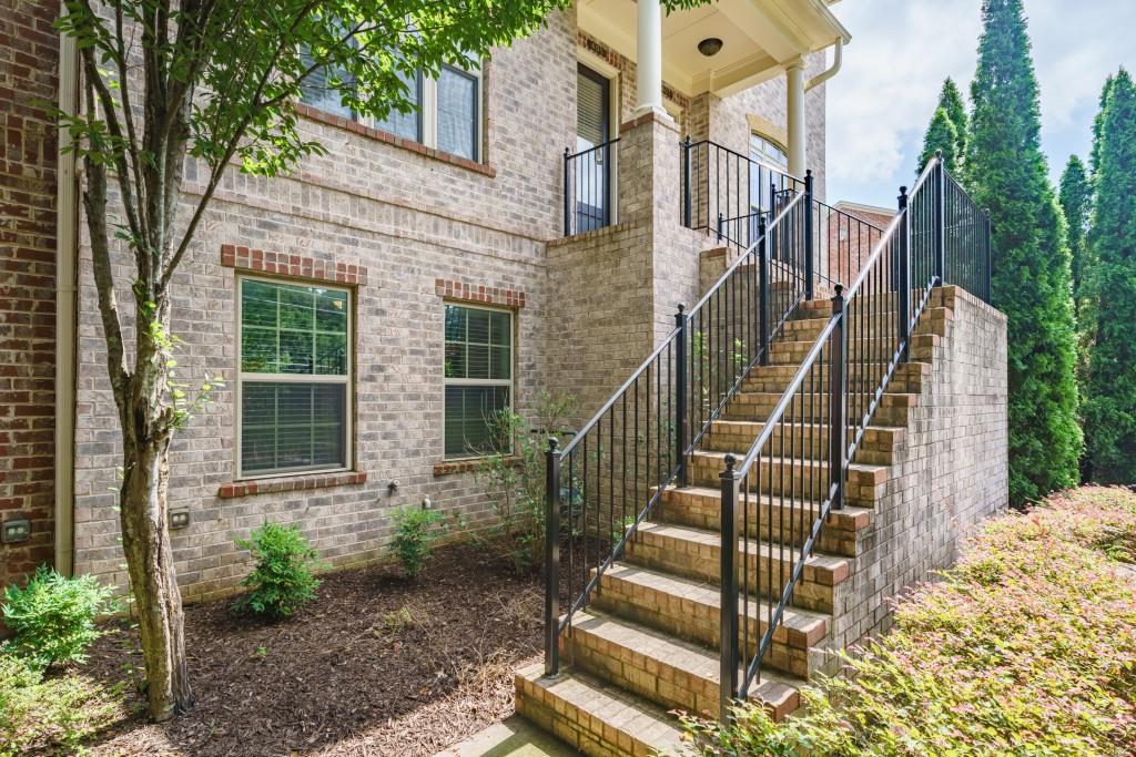 405 Alderwood Street, Sandy Springs, Georgia 30328, 3 Bedrooms Bedrooms, ,3 BathroomsBathrooms,Residential,Sold,405 Alderwood Street,7275747