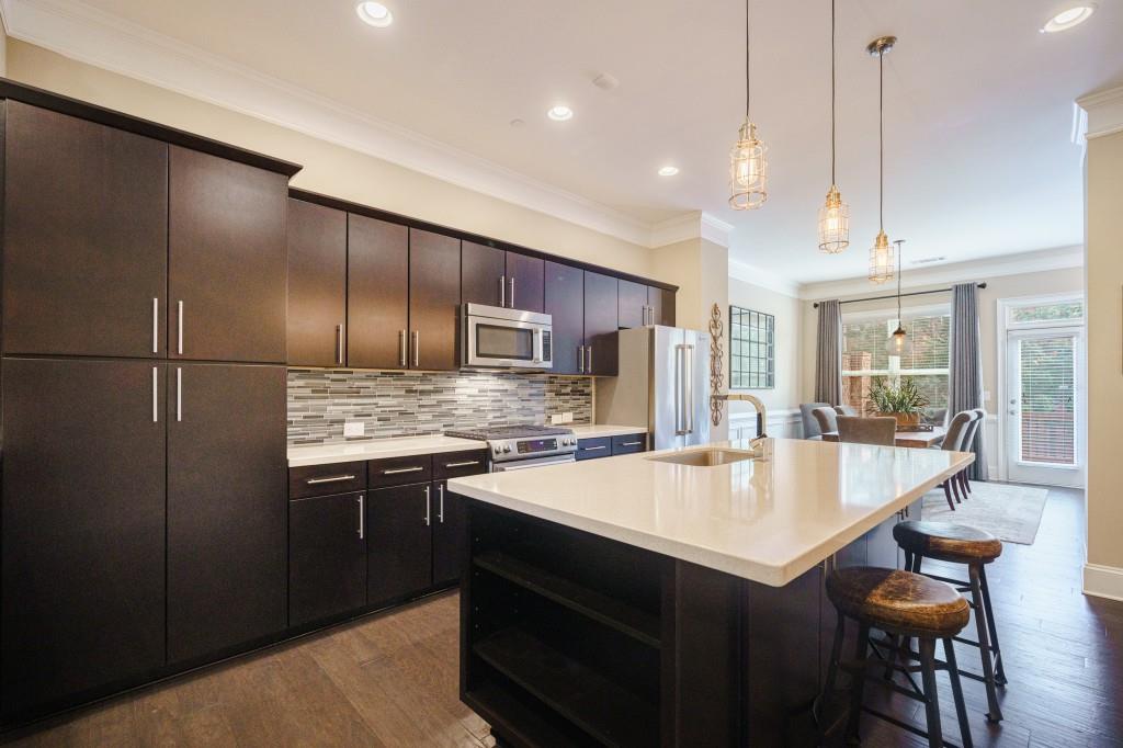 405 Alderwood Street, Sandy Springs, Georgia 30328, 3 Bedrooms Bedrooms, ,3 BathroomsBathrooms,Residential,Sold,405 Alderwood Street,7275747