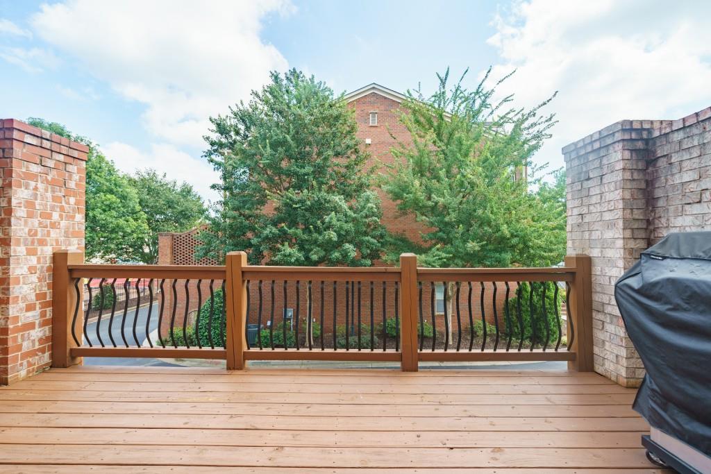 405 Alderwood Street, Sandy Springs, Georgia 30328, 3 Bedrooms Bedrooms, ,3 BathroomsBathrooms,Residential,Sold,405 Alderwood Street,7275747