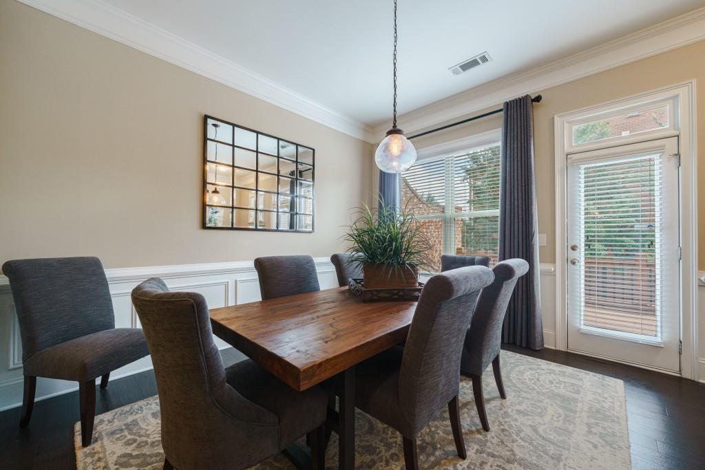 405 Alderwood Street, Sandy Springs, Georgia 30328, 3 Bedrooms Bedrooms, ,3 BathroomsBathrooms,Residential,Sold,405 Alderwood Street,7275747