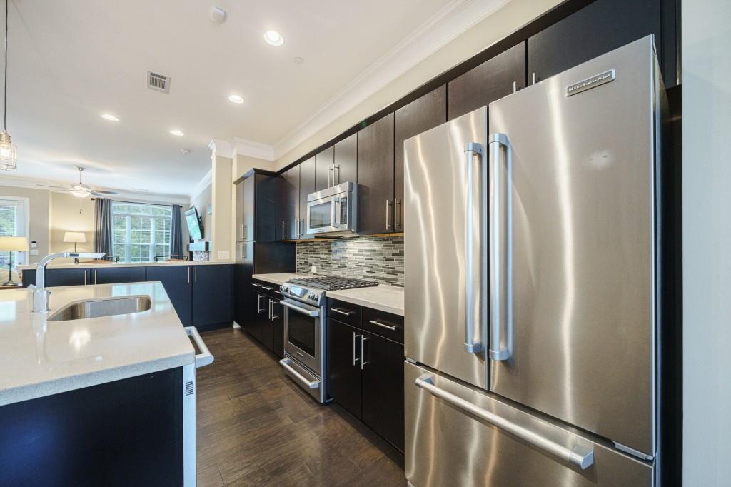 405 Alderwood Street, Sandy Springs, Georgia 30328, 3 Bedrooms Bedrooms, ,3 BathroomsBathrooms,Residential,Sold,405 Alderwood Street,7275747