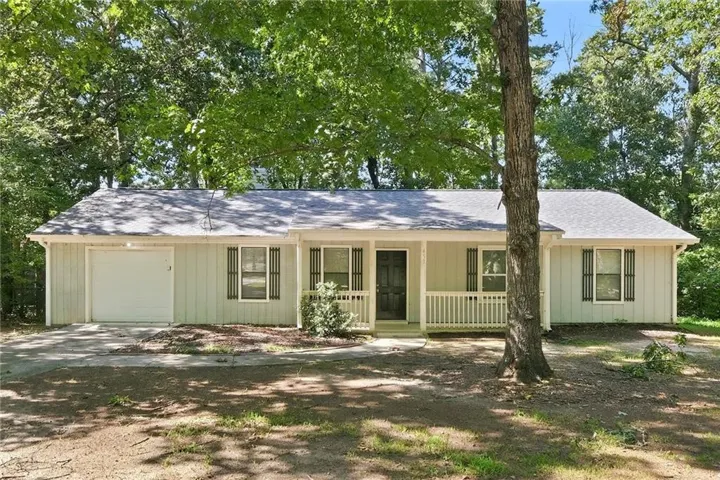 413 Bob Wood Drive, Loganville, Georgia 30052