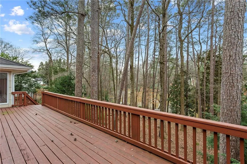 140 Forrest Lake Drive Nw, Sandy Springs, Georgia 30327, 5 Bedrooms Bedrooms, ,3 BathroomsBathrooms,Residential,Sold,140 Forrest Lake Drive Nw,6999966