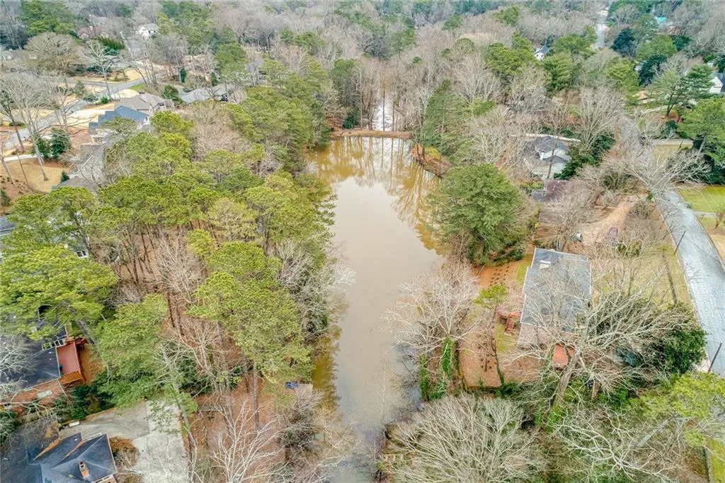 140 Forrest Lake Drive Nw, Sandy Springs, Georgia 30327, 5 Bedrooms Bedrooms, ,3 BathroomsBathrooms,Residential,Sold,140 Forrest Lake Drive Nw,6999966