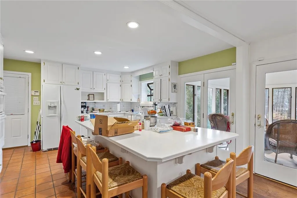 140 Forrest Lake Drive Nw, Sandy Springs, Georgia 30327, 5 Bedrooms Bedrooms, ,3 BathroomsBathrooms,Residential,Sold,140 Forrest Lake Drive Nw,6999966