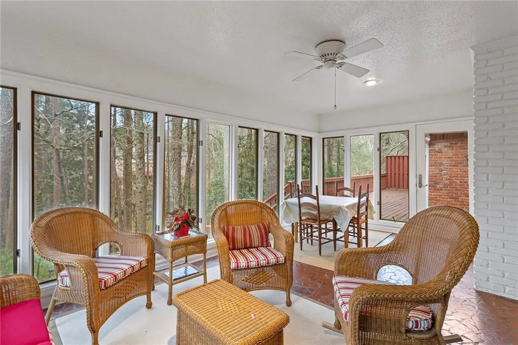 140 Forrest Lake Drive Nw, Sandy Springs, Georgia 30327, 5 Bedrooms Bedrooms, ,3 BathroomsBathrooms,Residential,Sold,140 Forrest Lake Drive Nw,6999966