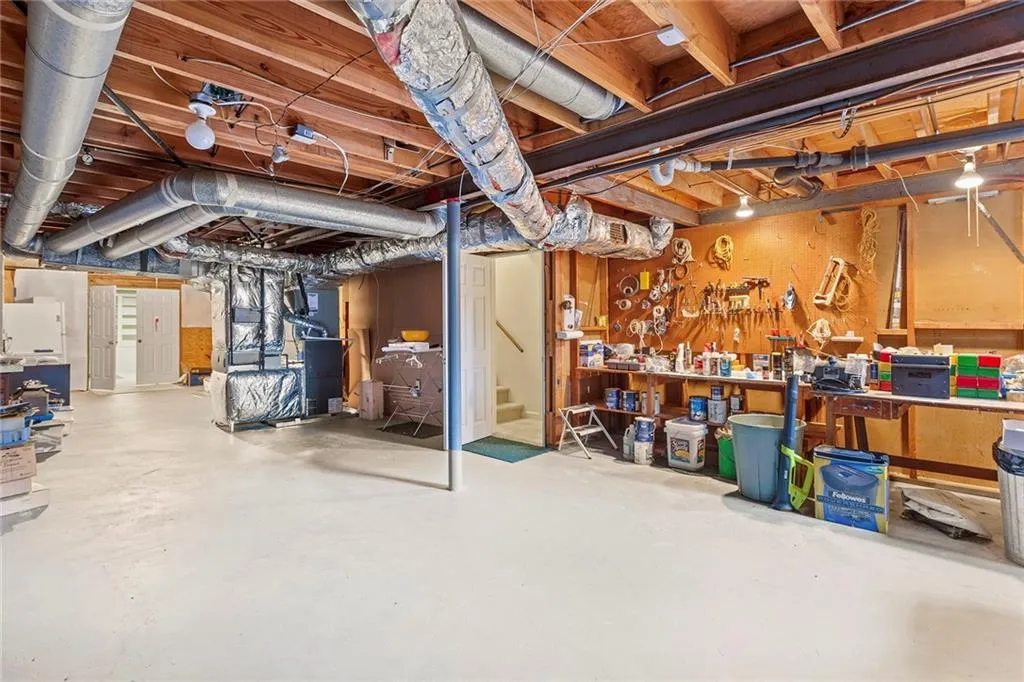 140 Forrest Lake Drive Nw, Sandy Springs, Georgia 30327, 5 Bedrooms Bedrooms, ,3 BathroomsBathrooms,Residential,Sold,140 Forrest Lake Drive Nw,6999966